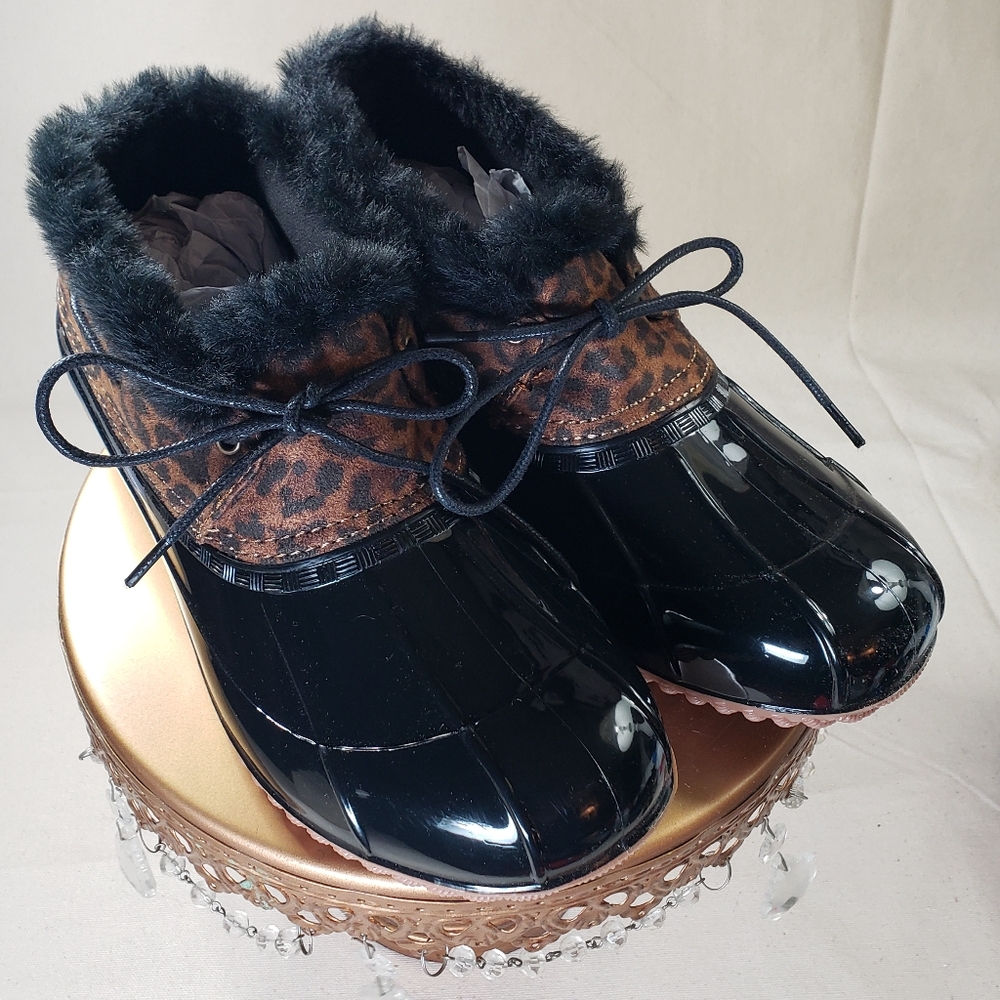 NWT JustFab Evi ankle boot - size 8